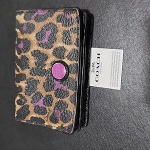 Coach wallet💜
